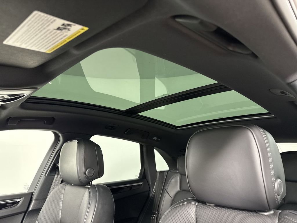 Certified 2025 Porsche Macan image 42
