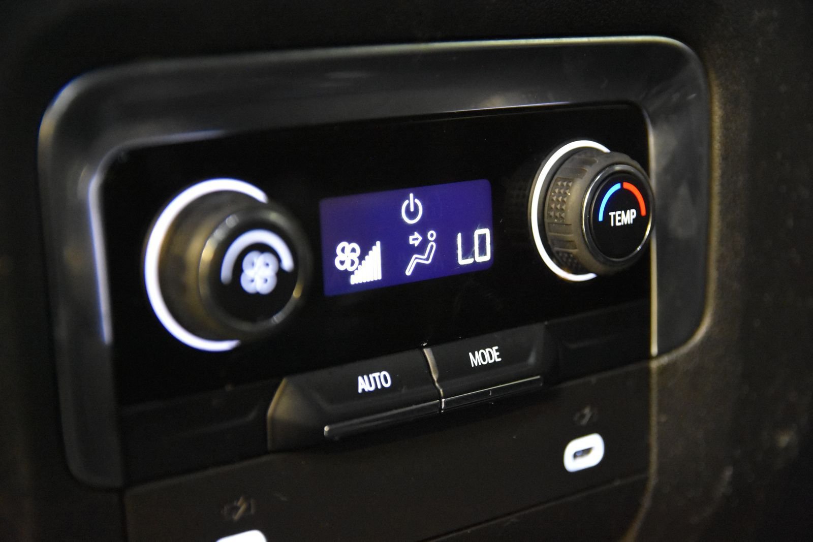 Used 2024 Chevrolet Tahoe LT RWD image 29