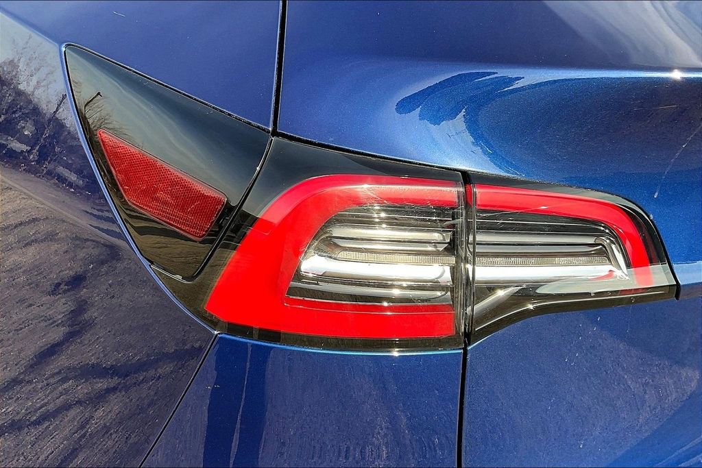 Used 2021 Tesla Model Y Long Range image 22