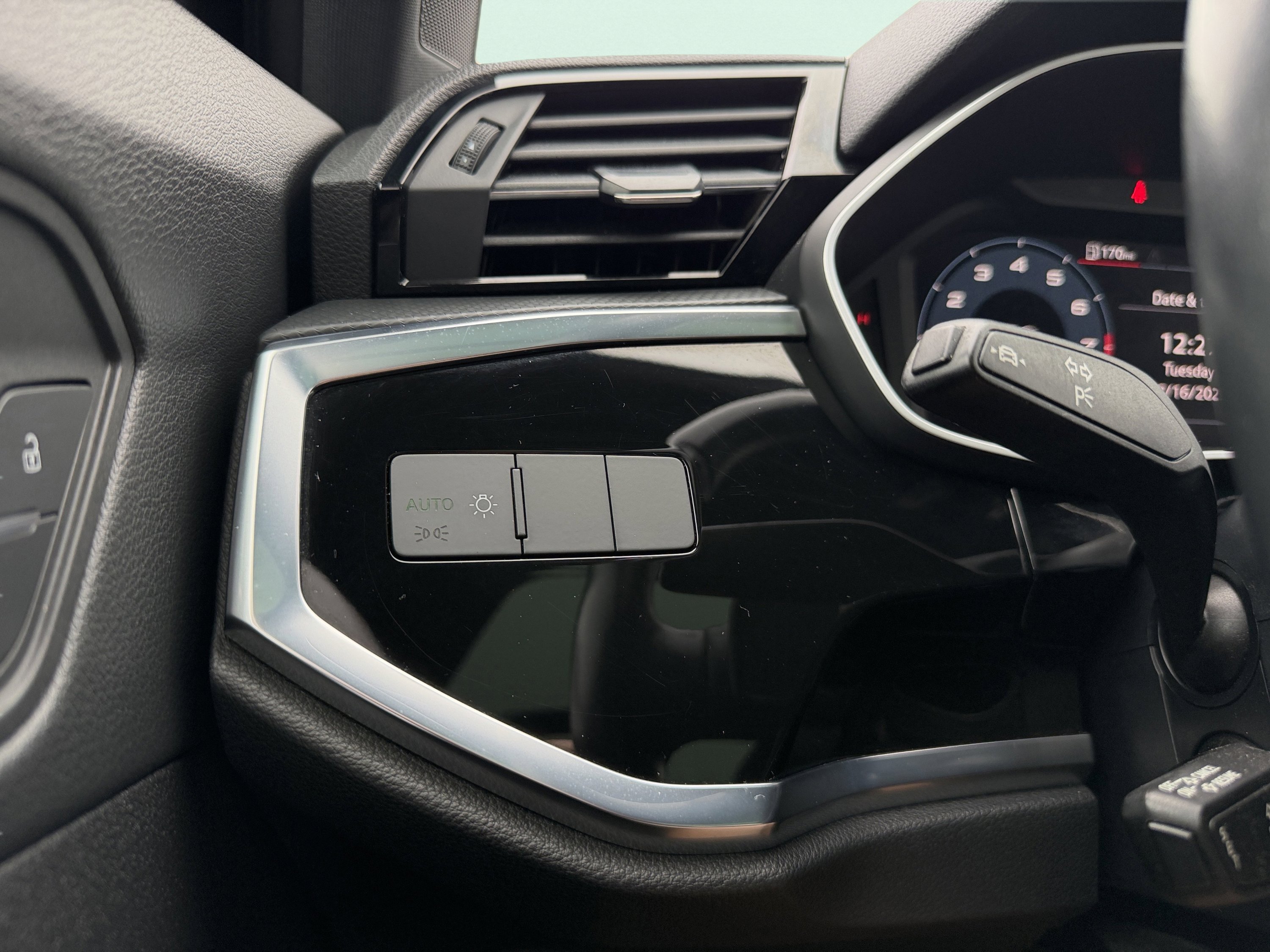 Used 2021 Audi Q3 2.0T Premium w/ Convenience Package image 41