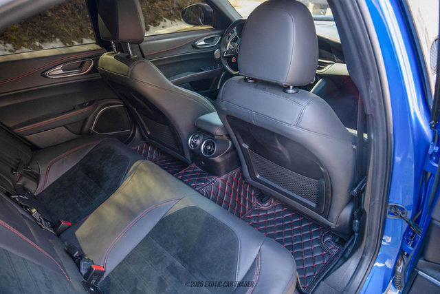 Used 2020 Alfa Romeo Giulia Quadrifoglio w/ Nero Edizione image 31