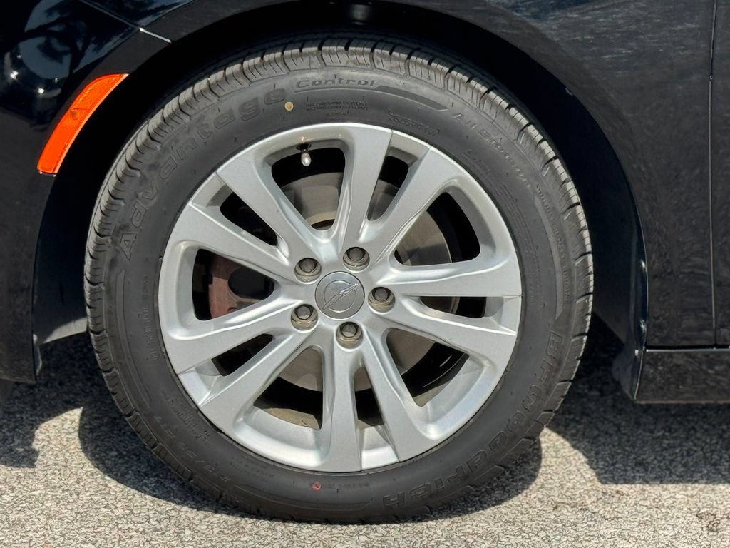 Used 2015 Chrysler 200 Limited FWD image 38