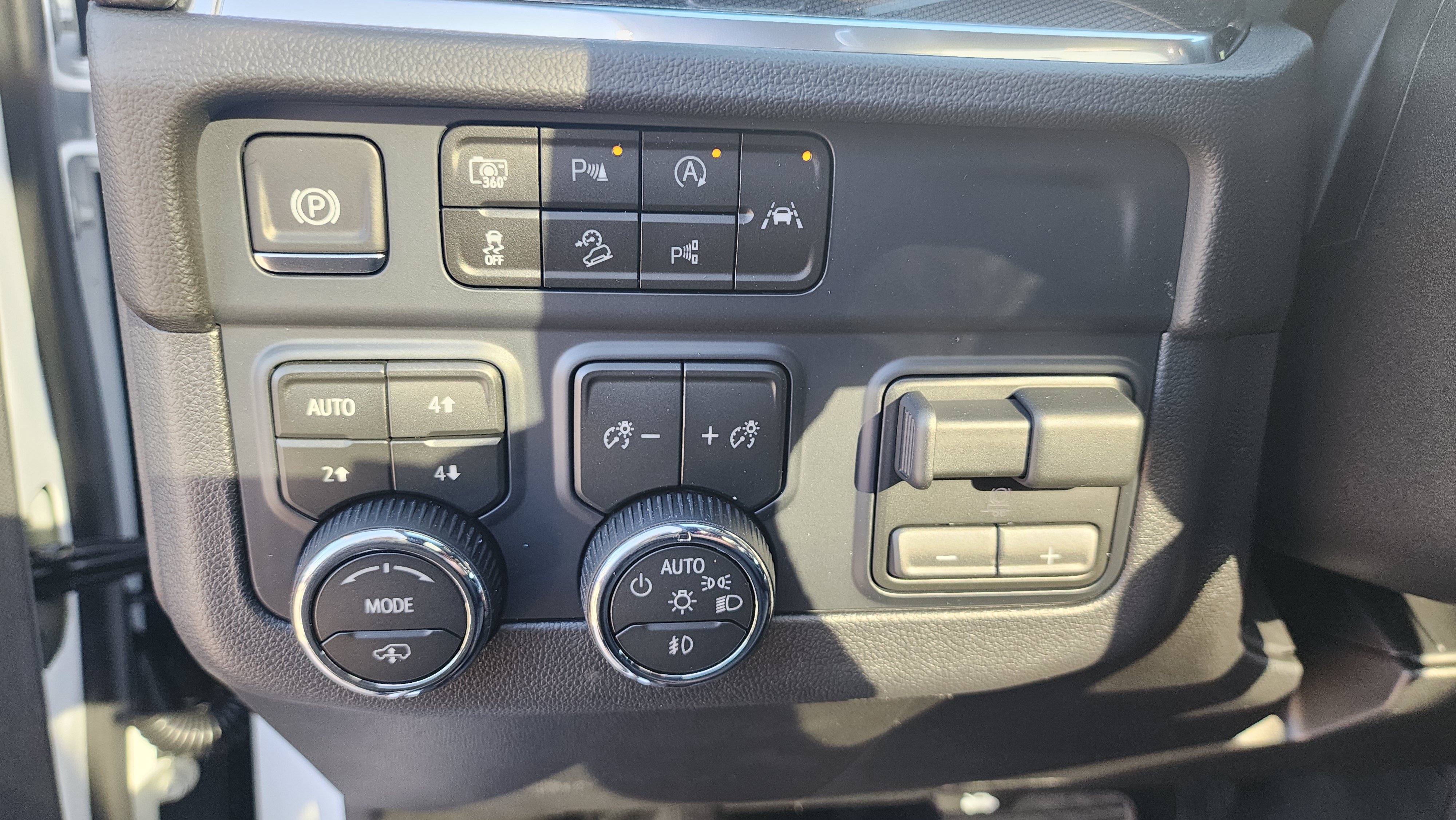 New 2026 Chevrolet Tahoe RST w/ RST Capability Package AWD/4WD image 13