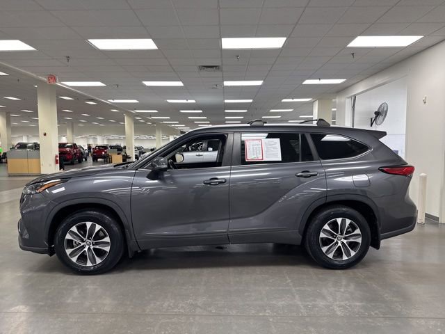 Used 2023 Toyota Highlander XLE w/ Protection Package #3 (TMS) image 4