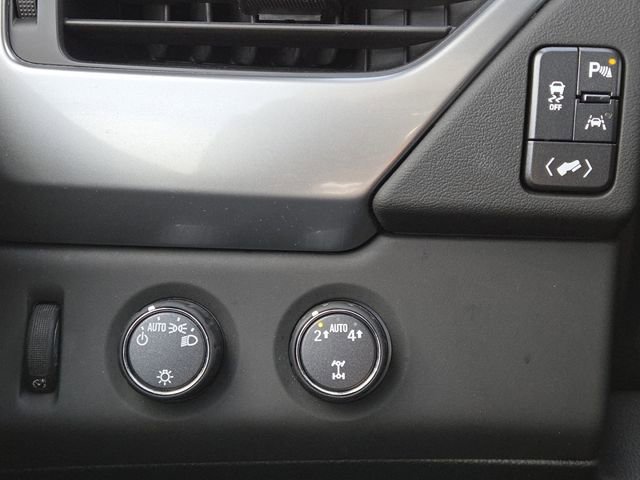 Used 2018 Chevrolet Tahoe LS w/ Enhanced Driver Alert Package image 7