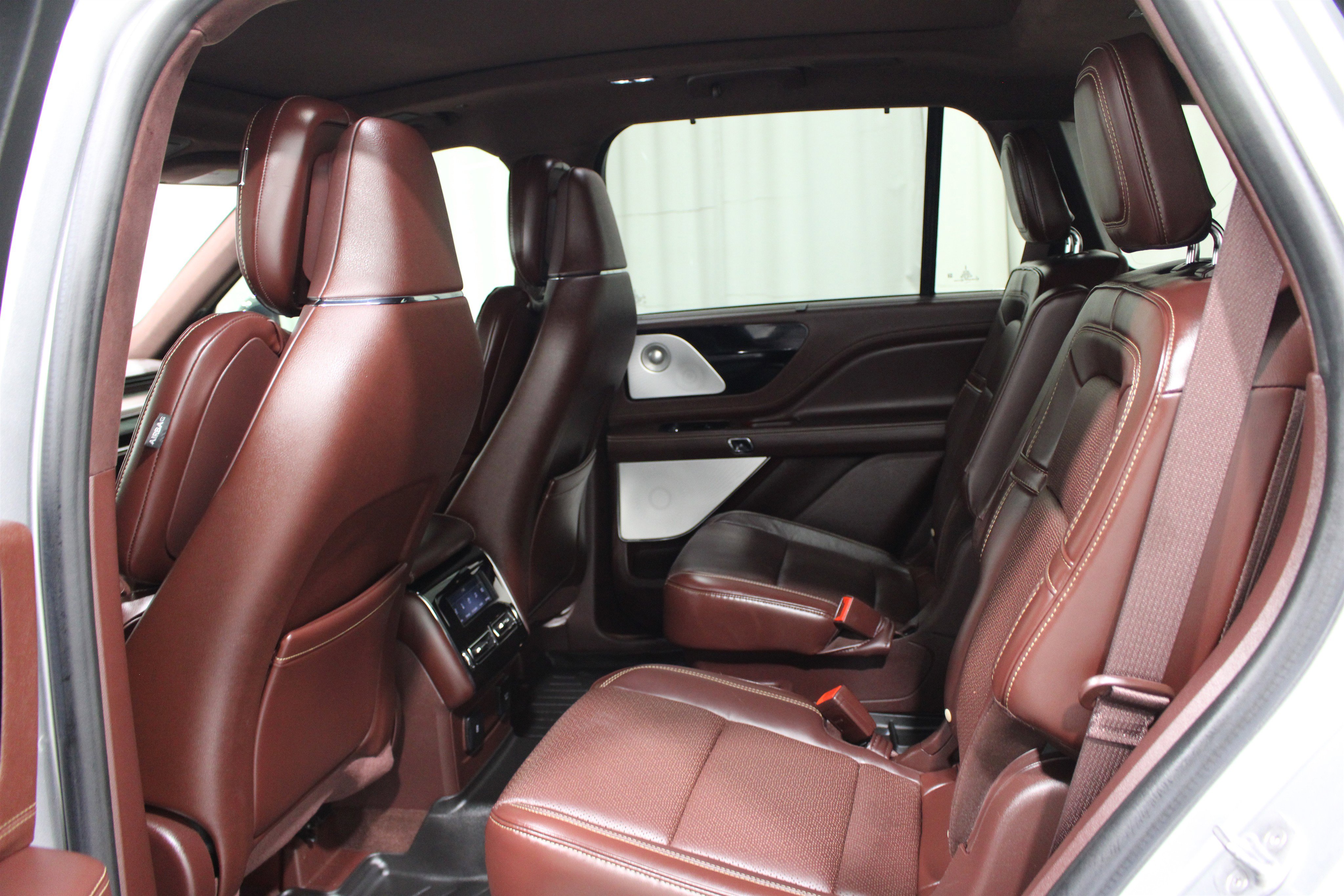 Used 2021 Lincoln Aviator Black Label w/ Class IV Trailer Tow Package image 21