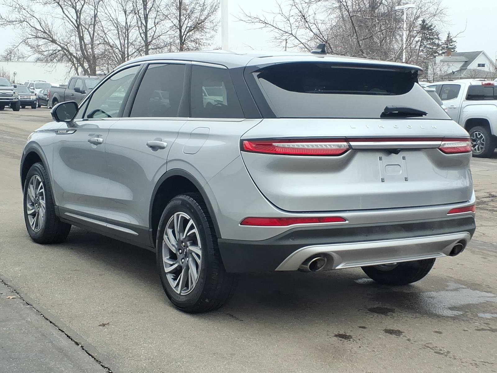 Certified 2023 Lincoln Corsair Standard w/ Equipment Group 101A image 4