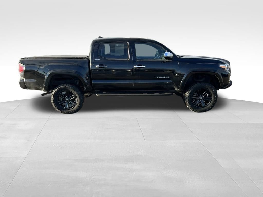 Used 2018 Toyota Tacoma Limited image 7