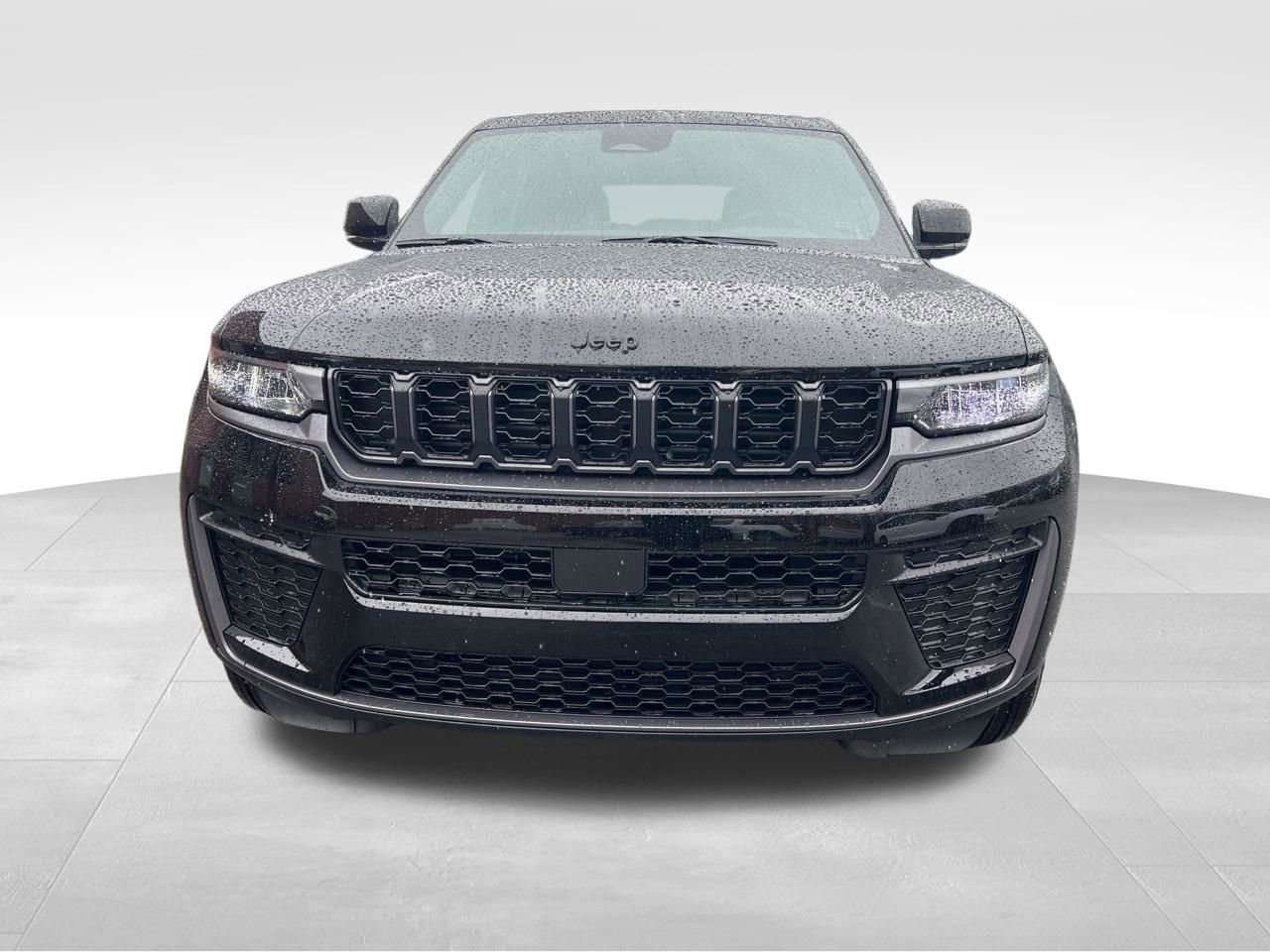 New 2026 Jeep Grand Cherokee Altitude image 9