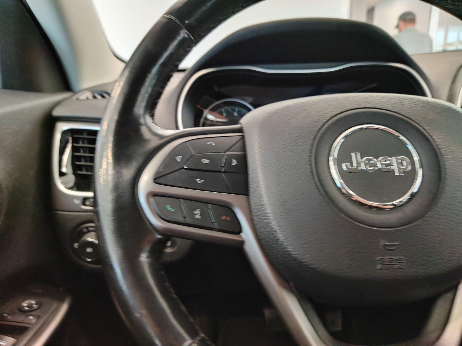 Used 2020 Jeep Cherokee Limited AWD/4WD image 11