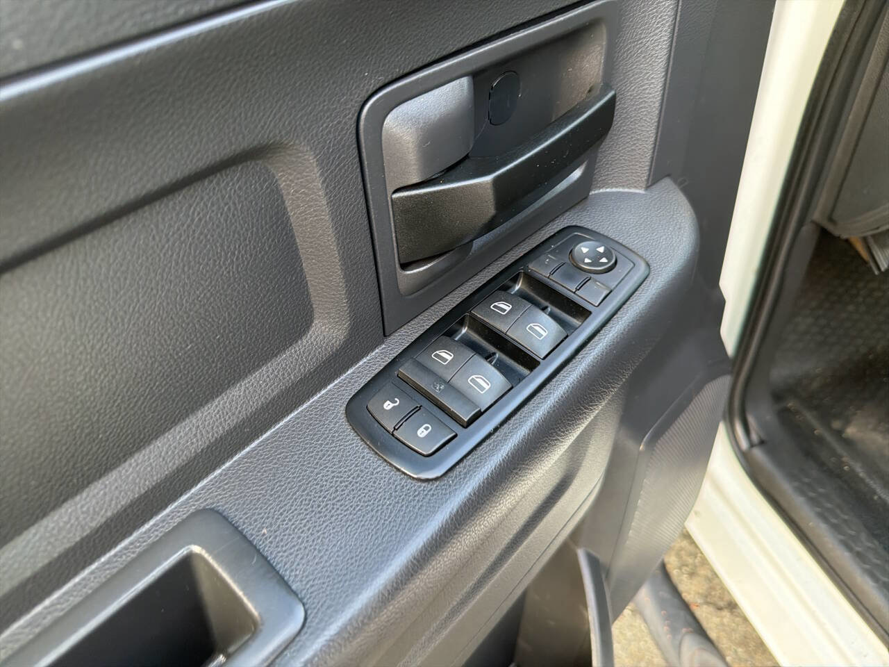 Used 2012 RAM 3500 ST w/ Chrome Appearance Group AWD/4WD image 34