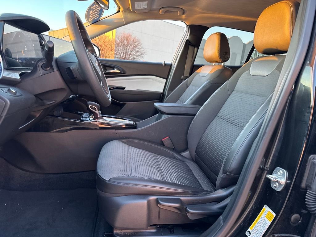 Used 2024 Chevrolet Trax LT image 16