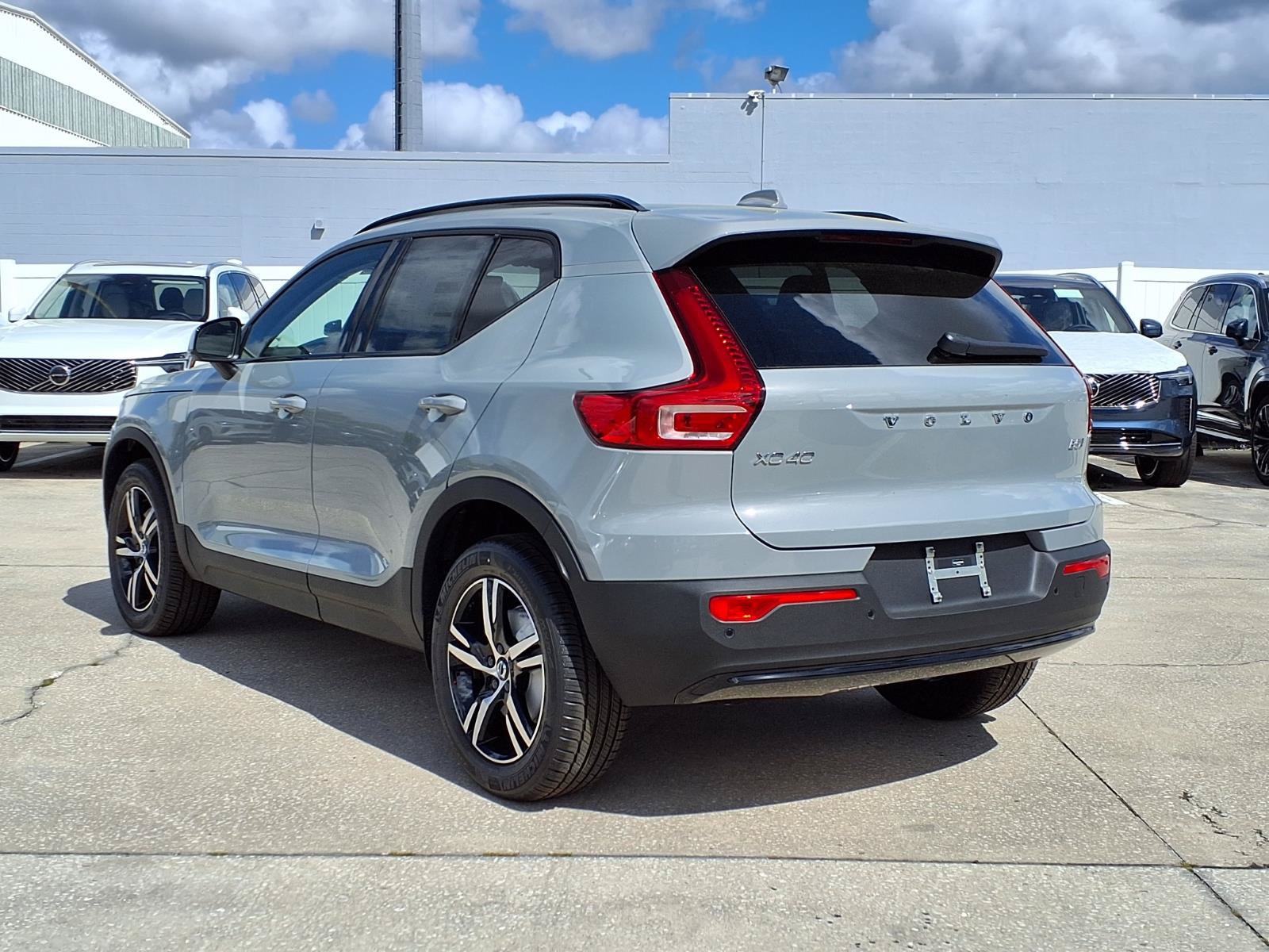 New 2026 Volvo XC40 B5 Core AWD/4WD image 5