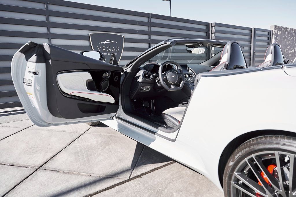 Used 2023 Aston Martin DBS Superleggera Volante RWD image 30