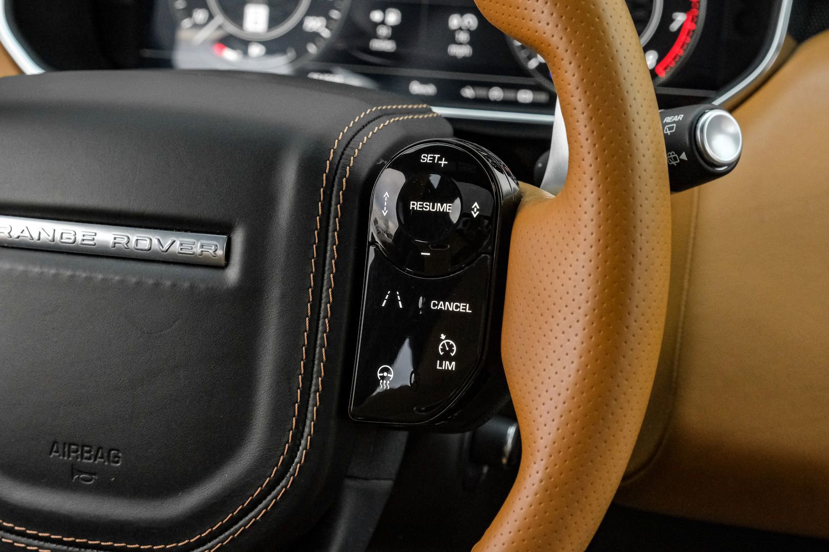 Used 2020 Land Rover Range Rover Sport SVR AWD/4WD image 18