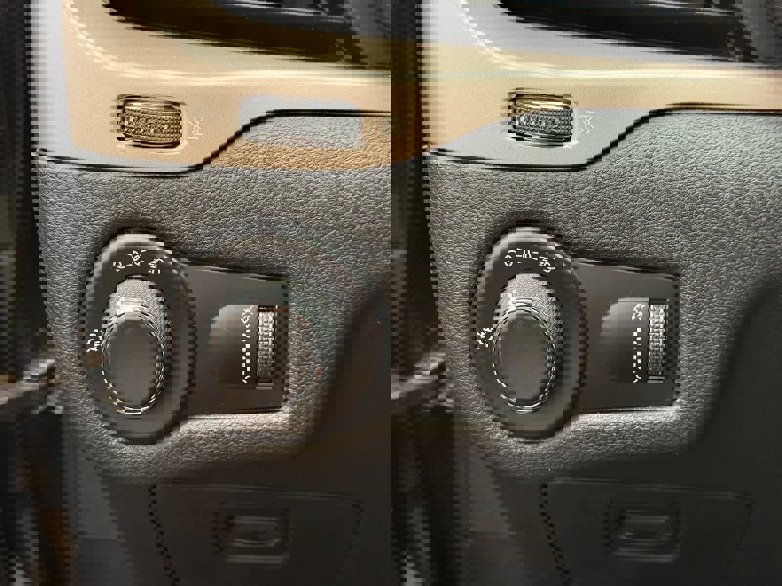 Used 2016 Jeep Cherokee Sport image 19