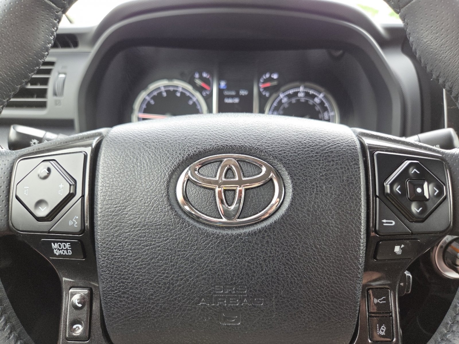 Used 2021 Toyota 4Runner TRD Off-Road AWD/4WD image 28