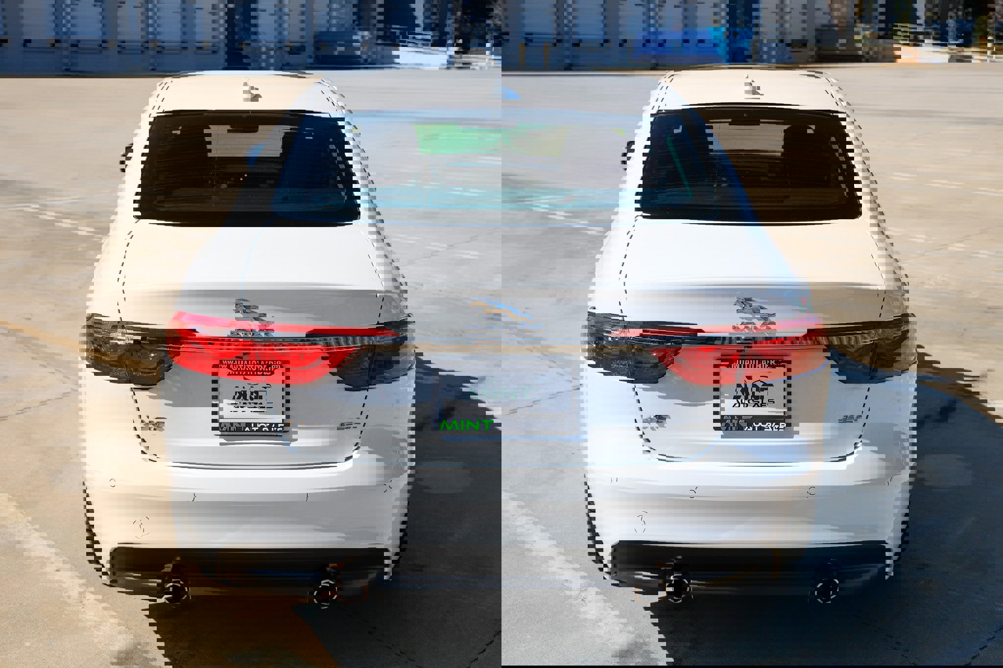 Used 2018 Jaguar XF Prestige image 14