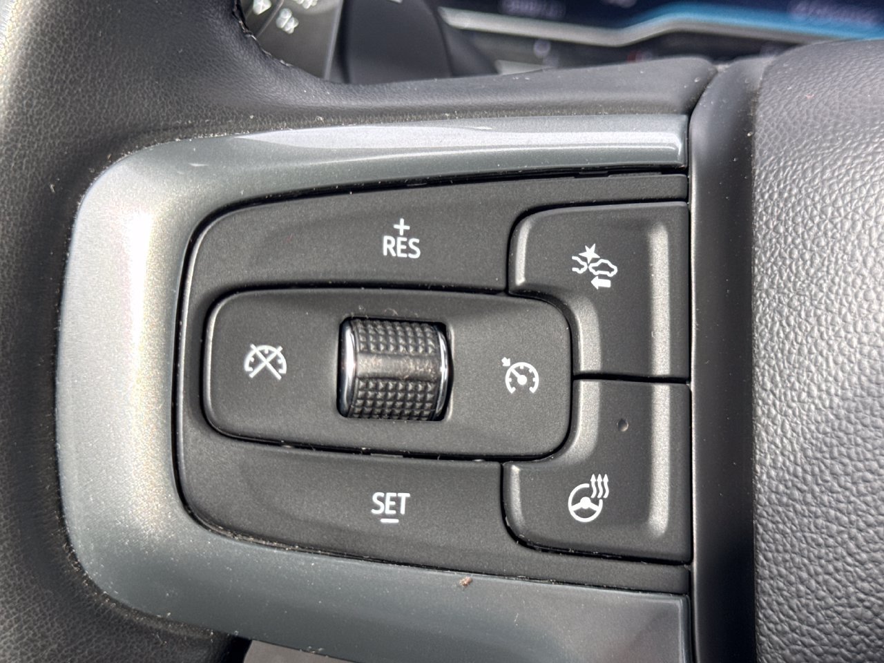 Used 2024 Chevrolet Silverado 1500 LT Trail Boss w/ Convenience Package II AWD/4WD image 29