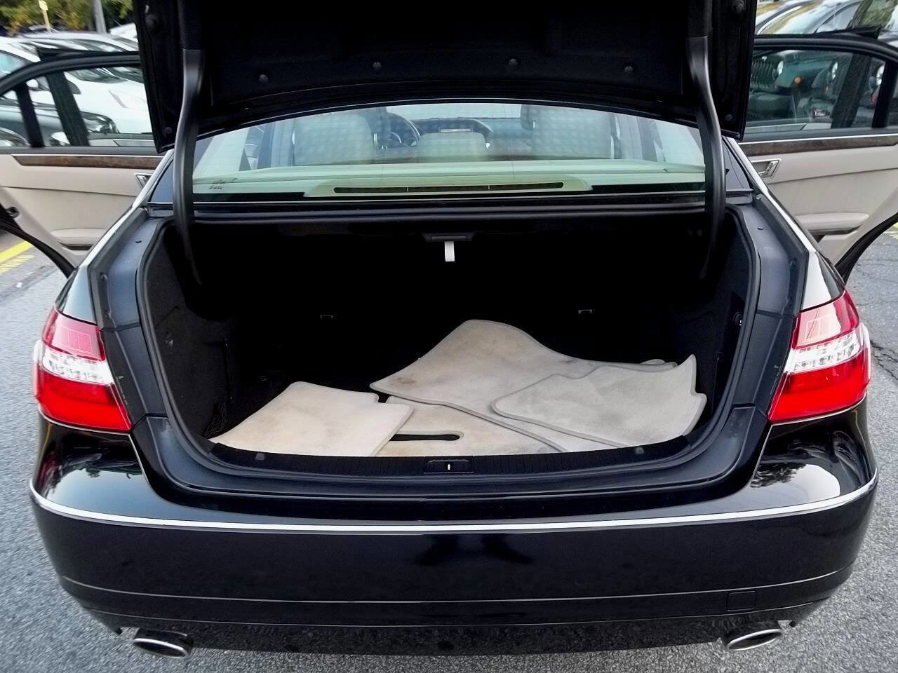 Used 2011 Mercedes-Benz E 350 4MATIC Sedan image 25