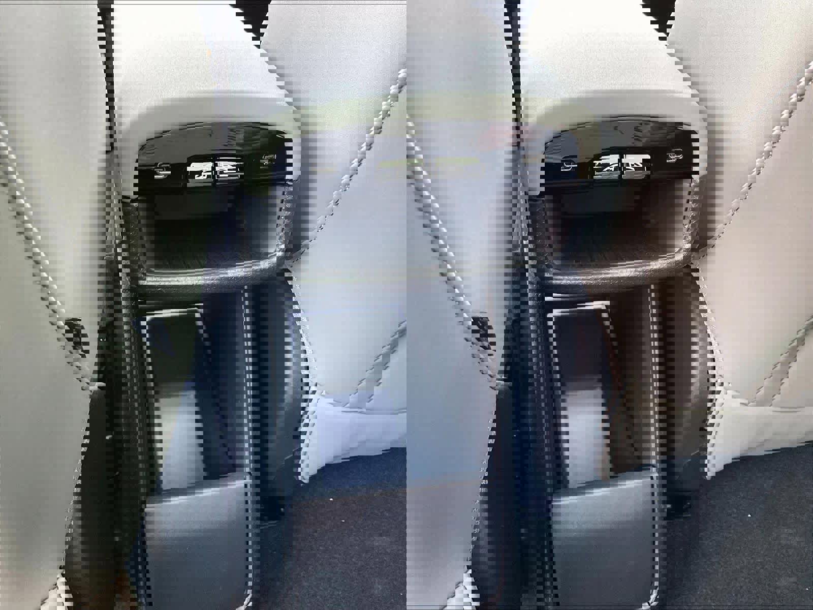 New 2026 Volvo EX30 Plus w/ Protection Package Premier image 16