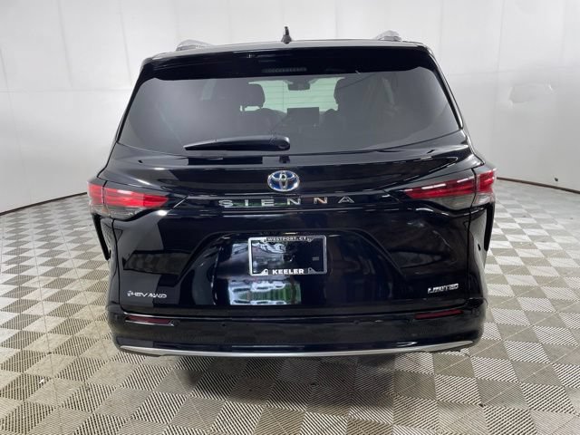 Used 2025 Toyota Sienna Limited AWD/4WD image 8