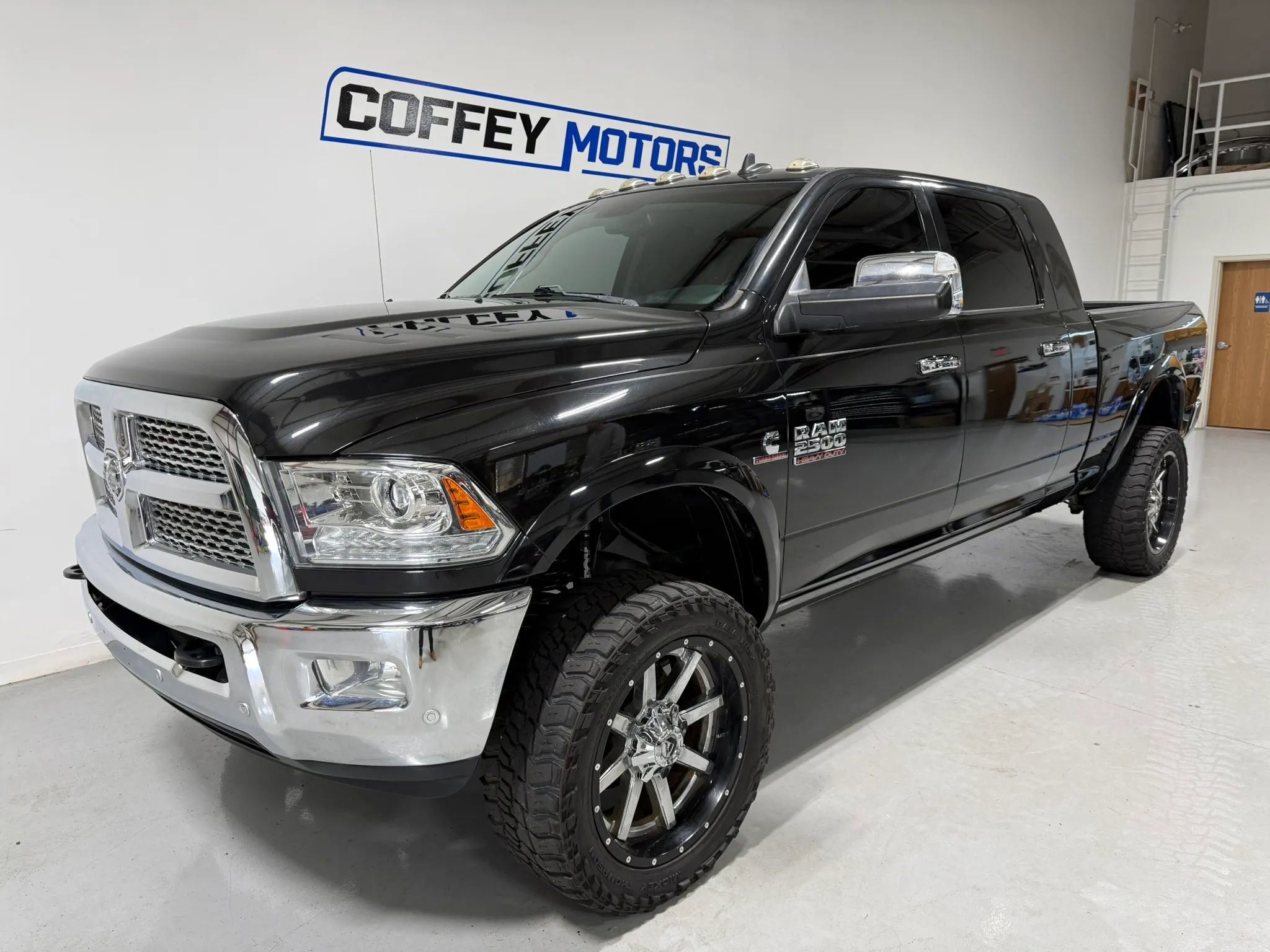 Used 2018 RAM 2500 Laramie image 2