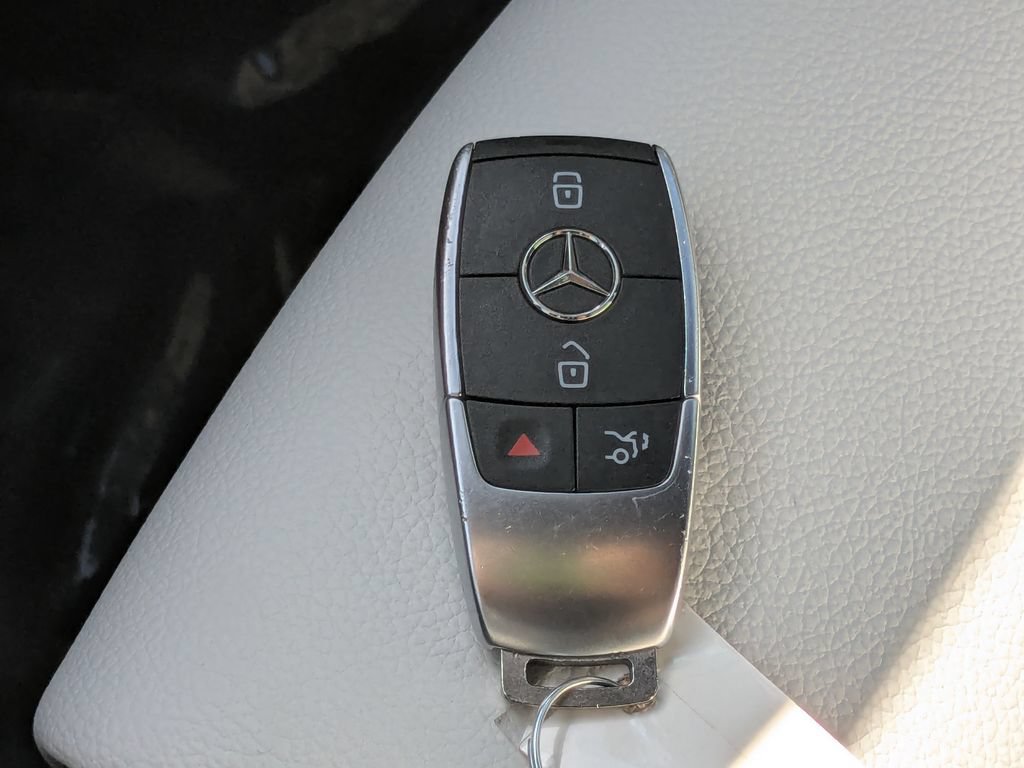 Certified 2023 Mercedes-Benz GLB 250 image 38