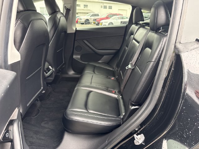 Used 2021 Tesla Model Y Long Range AWD/4WD image 16