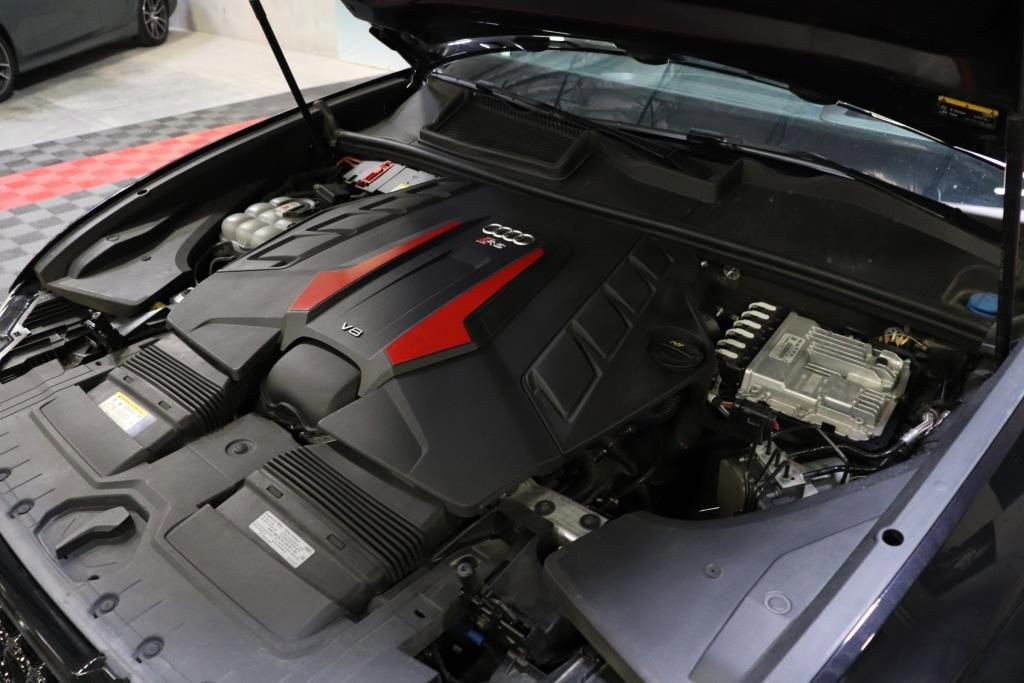 Used 2021 Audi RS Q8 w/ Black Optic Package AWD/4WD image 89
