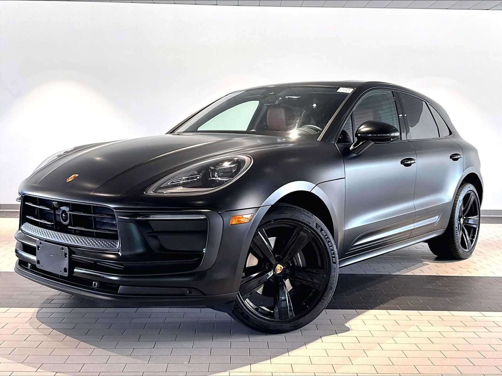Used 2023 Porsche Macan AWD/4WD video 1