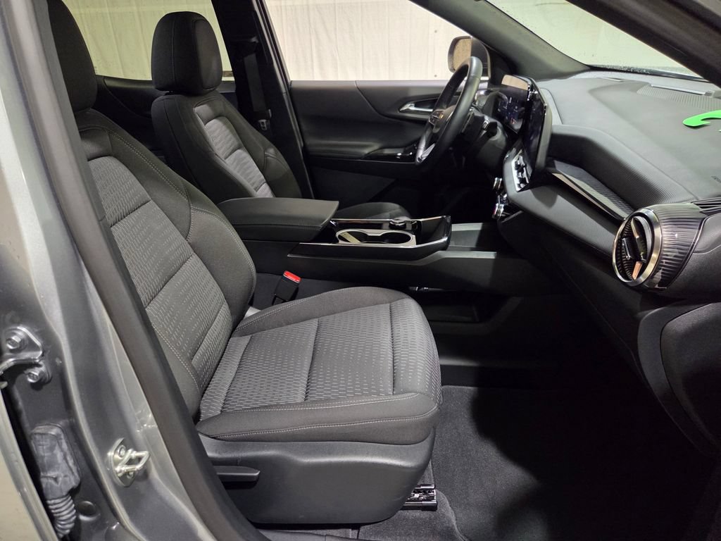 Used 2026 Chevrolet Equinox LT FWD image 19