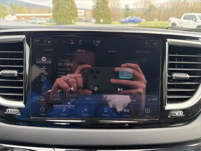 Used 2023 Chrysler Pacifica Touring-L FWD image 31