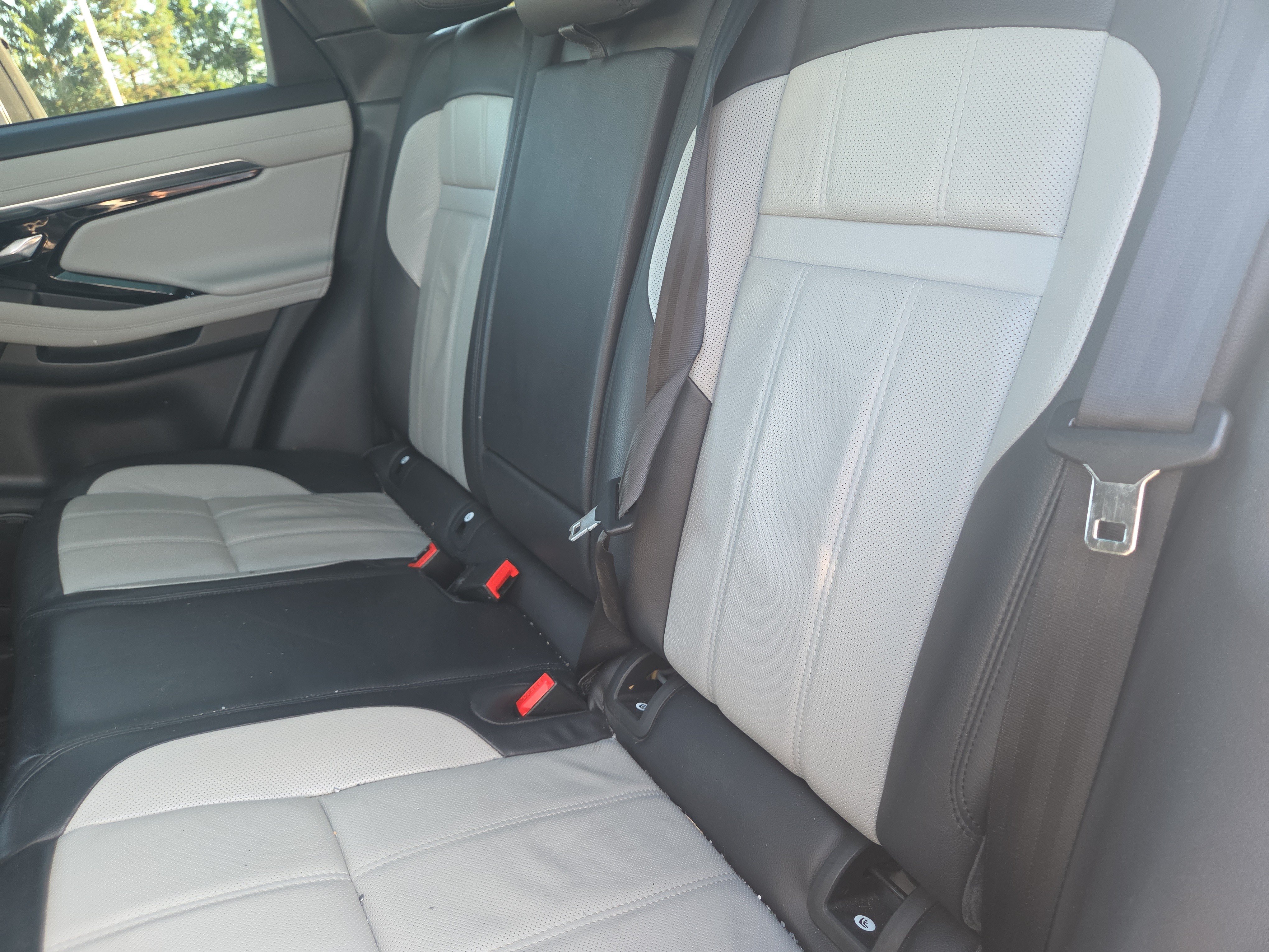Used 2020 Land Rover Range Rover Evoque First Edition AWD/4WD image 9