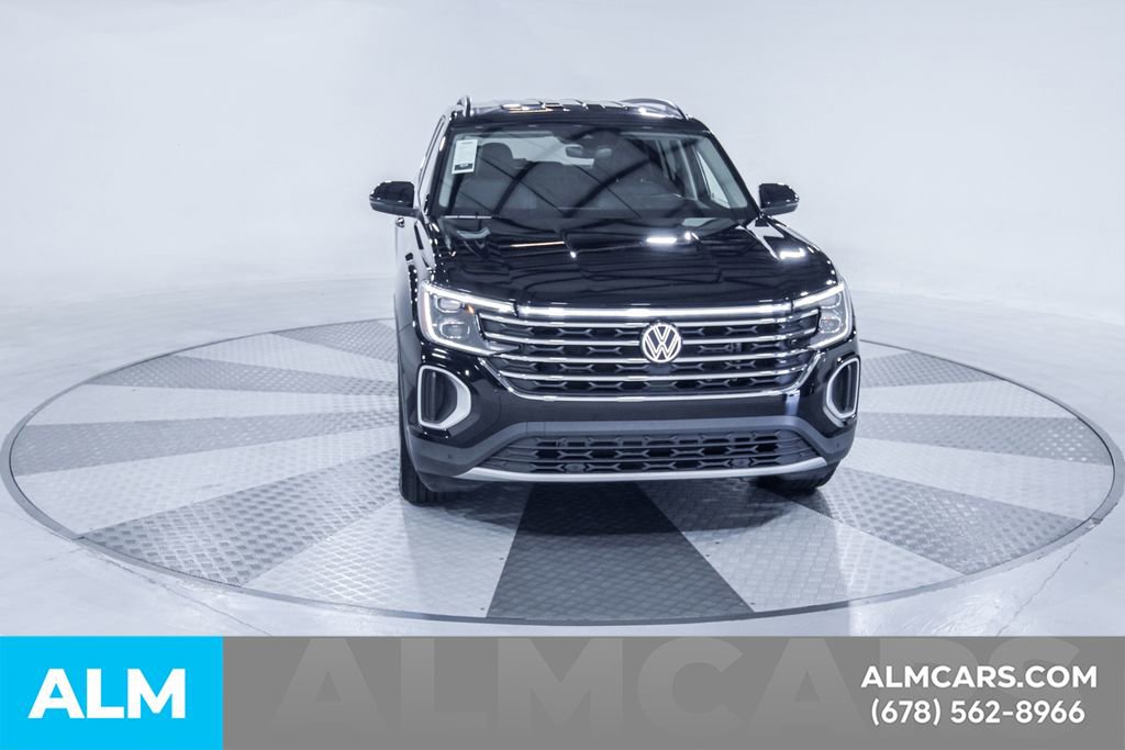 Used 2025 Volkswagen Atlas SE image 16