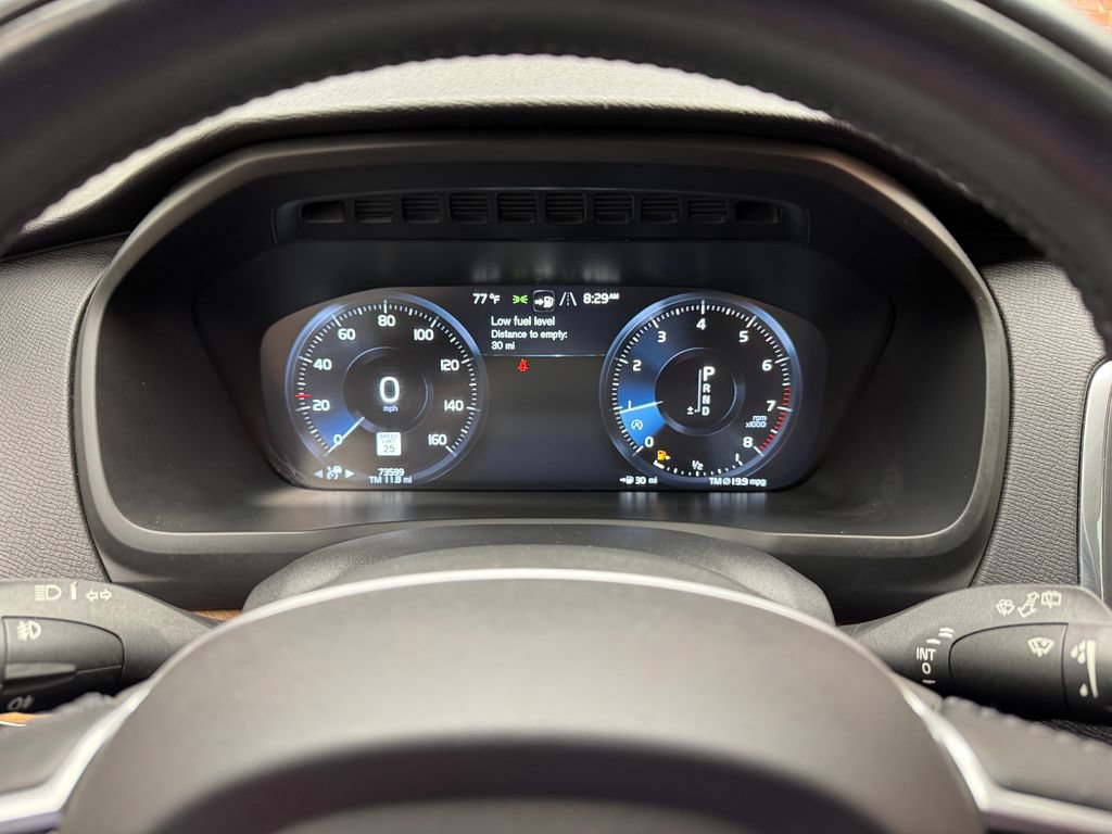Used 2021 Volvo XC90 T6 Momentum w/ Climate Package AWD/4WD image 17