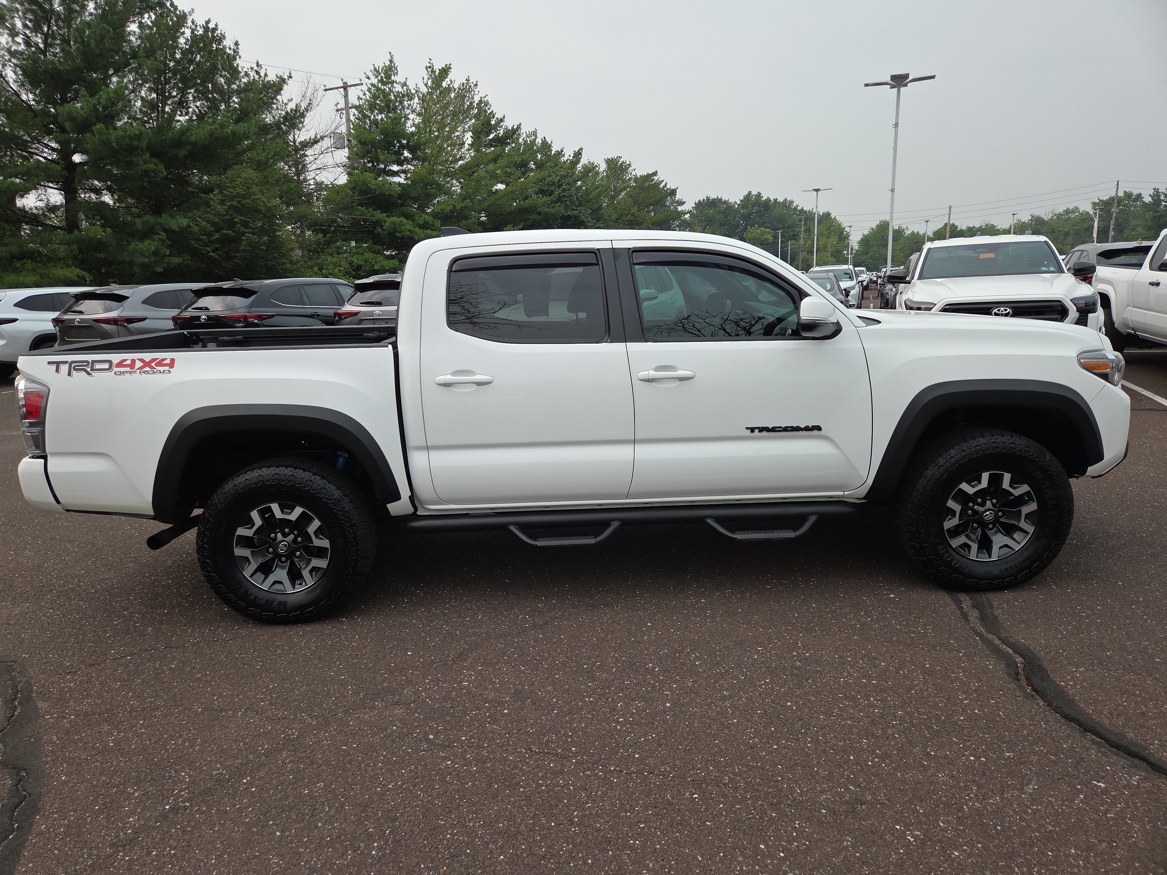 Certified 2020 Toyota Tacoma TRD Off-Road w/ TRD Premium Off Road Package AWD/4WD image 2