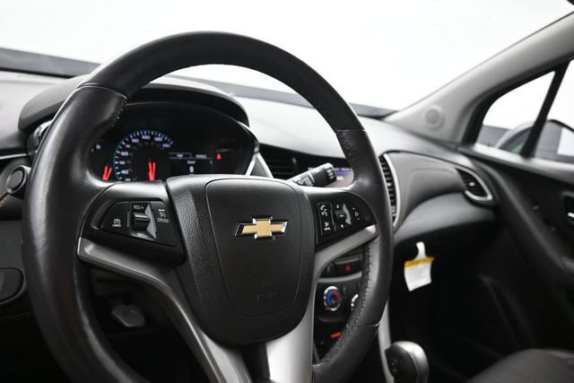 Used 2022 Chevrolet Trax LT w/ LT Convenience Package AWD/4WD image 10