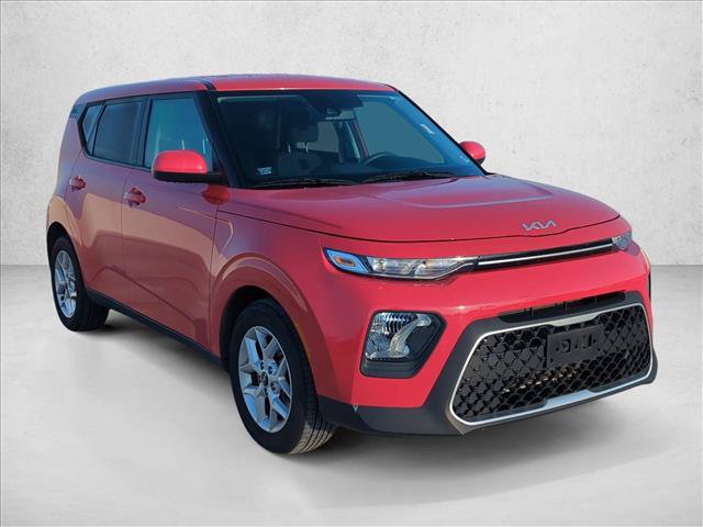 Used 2022 Kia Soul LX w/ Technology Package FWD image 4