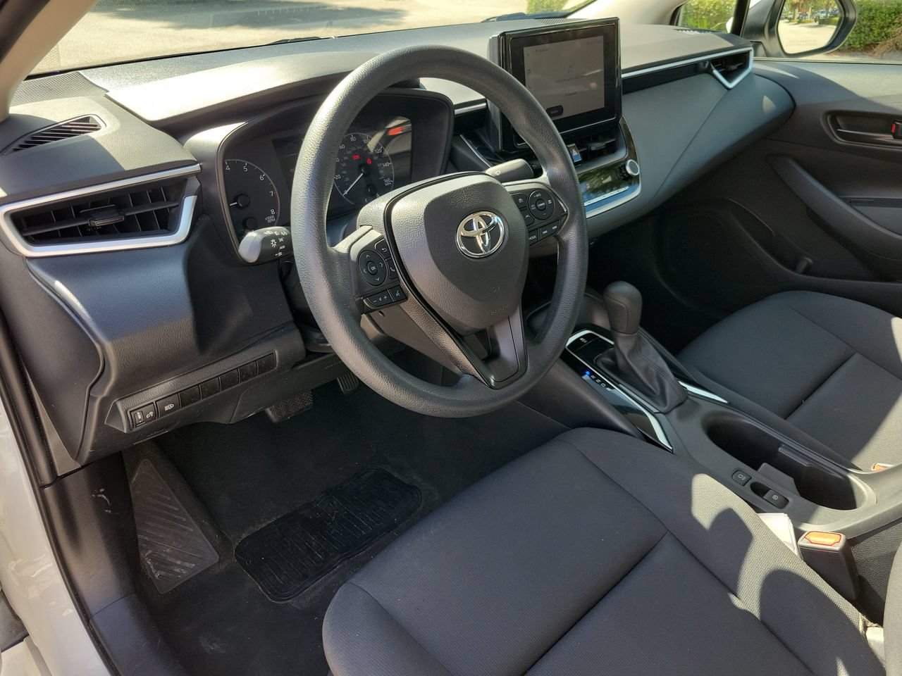 Used 2024 Toyota Corolla LE FWD image 15
