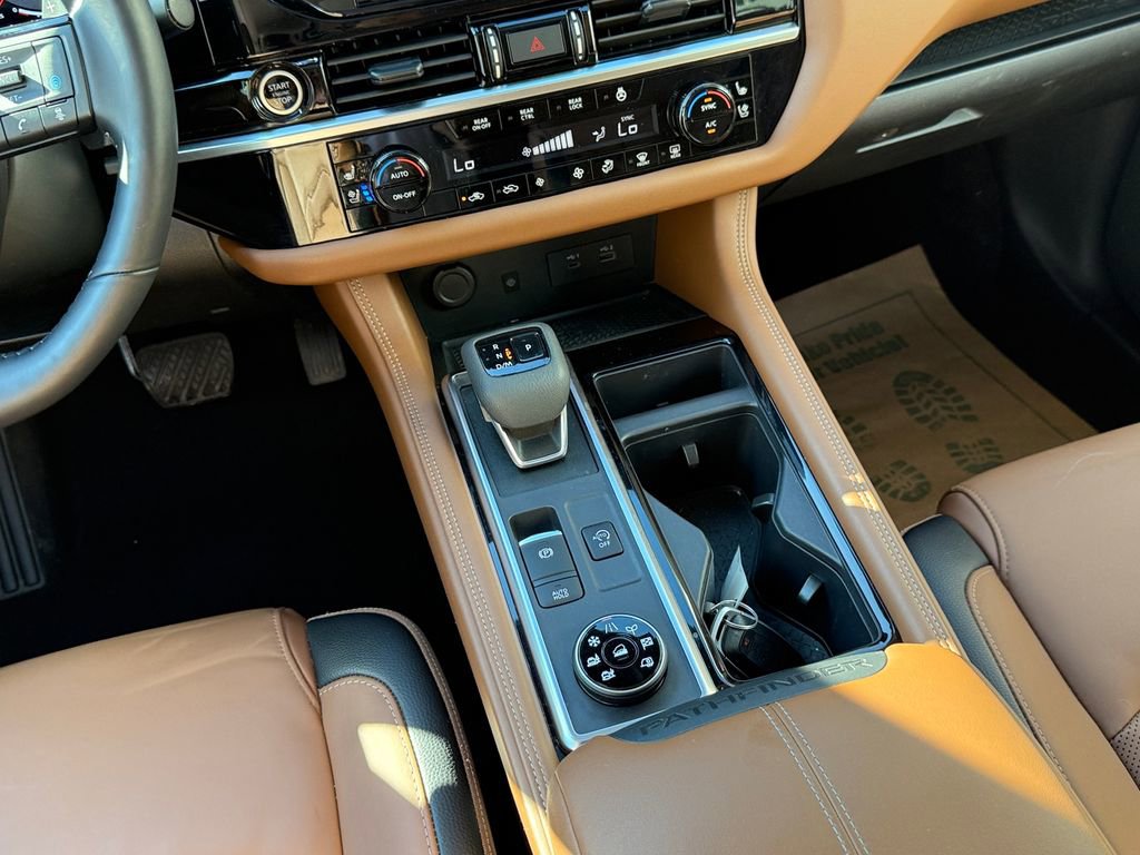 Used 2024 Nissan Pathfinder Platinum w/ Cargo Package AWD/4WD image 15