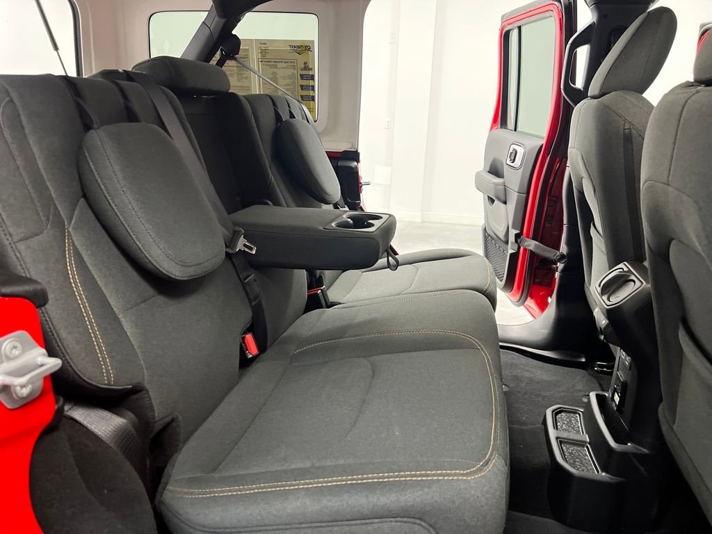 Used 2025 Jeep Wrangler Sahara 4xe image 16