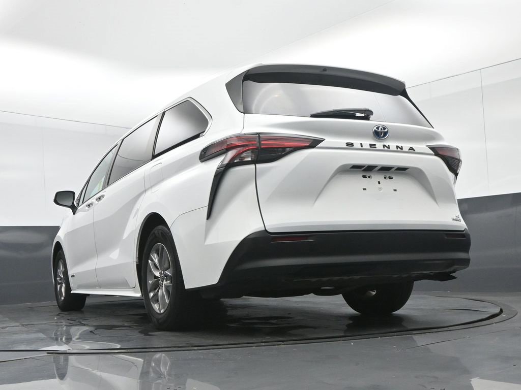 Used 2021 Toyota Sienna LE image 62
