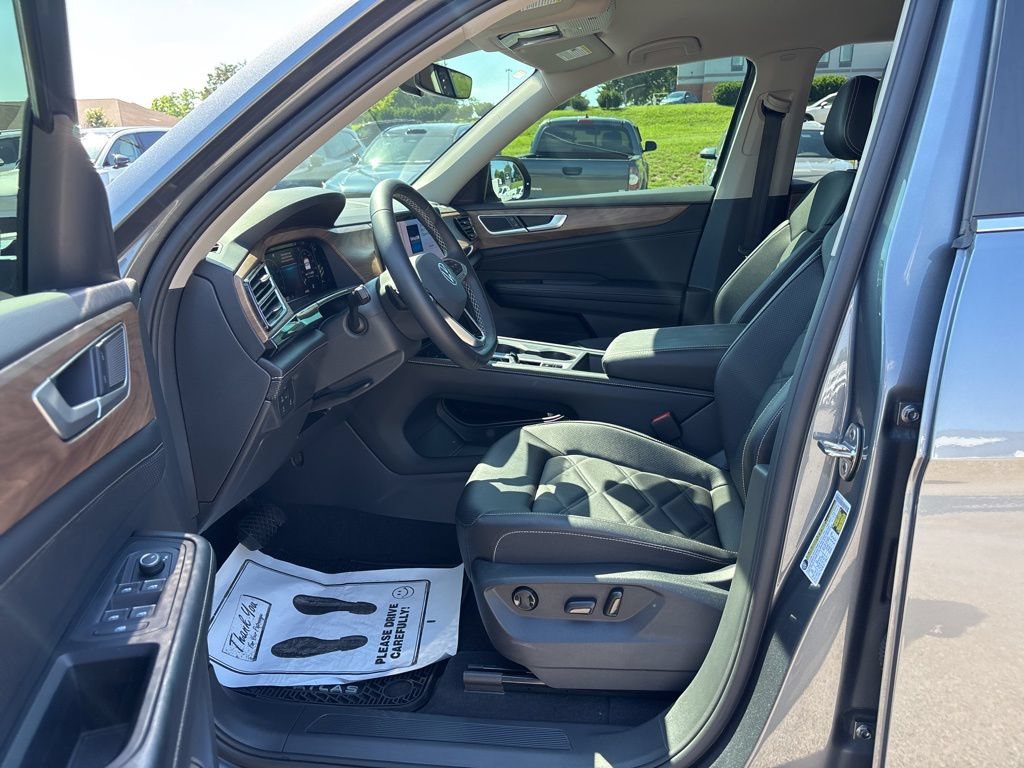 Certified 2024 Volkswagen Atlas SE AWD/4WD image 14