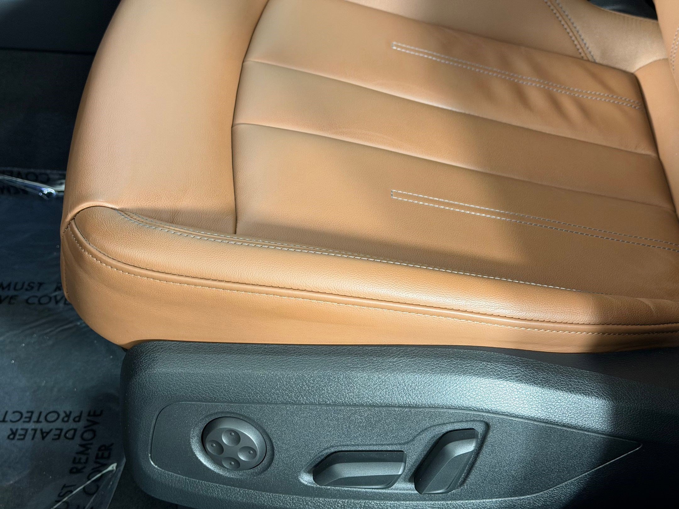 Used 2025 Audi A4 2.0T Premium w/ Convenience Package image 14