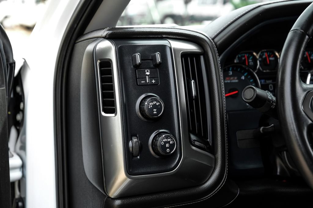 Used 2018 Chevrolet Silverado 1500 LTZ Z71 w/ LTZ Plus Package AWD/4WD image 25