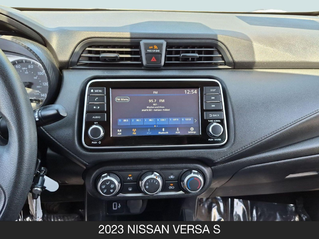 Used 2023 Nissan Versa S FWD image 25
