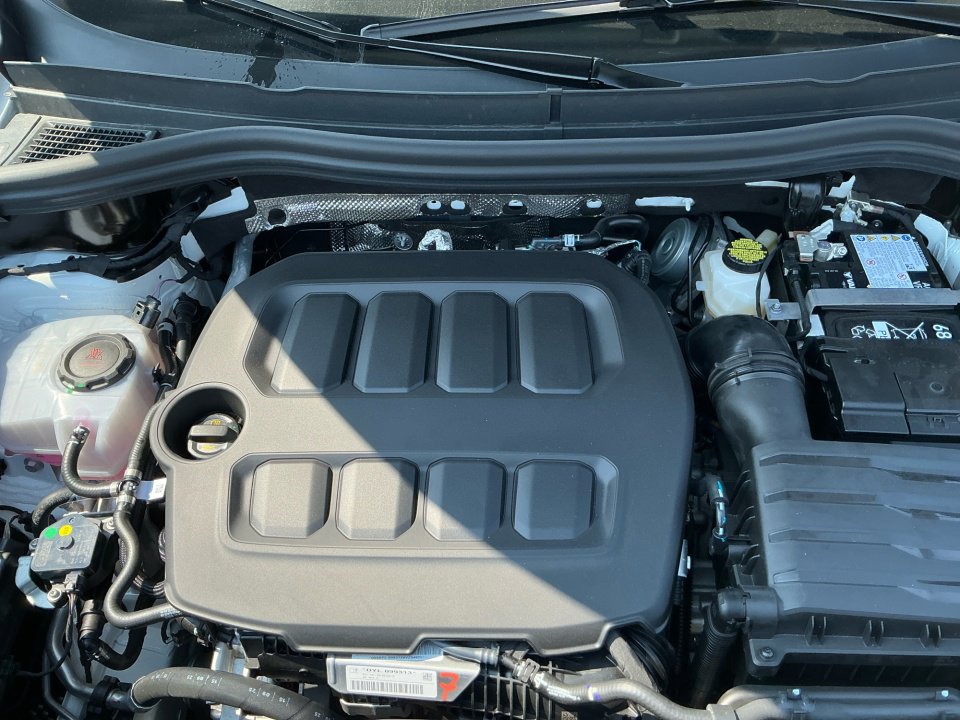 New 2026 Volkswagen Tiguan SE R-Line FWD image 15