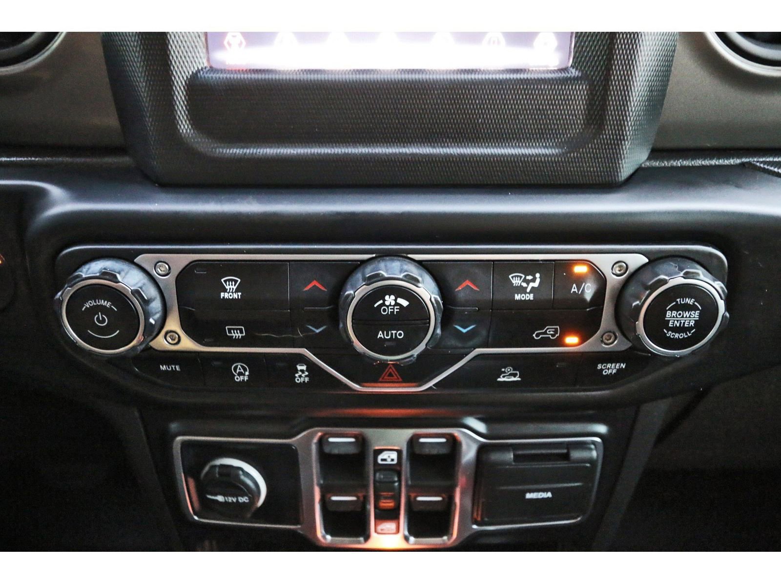 Used 2022 Jeep Wrangler Unlimited Sport image 26