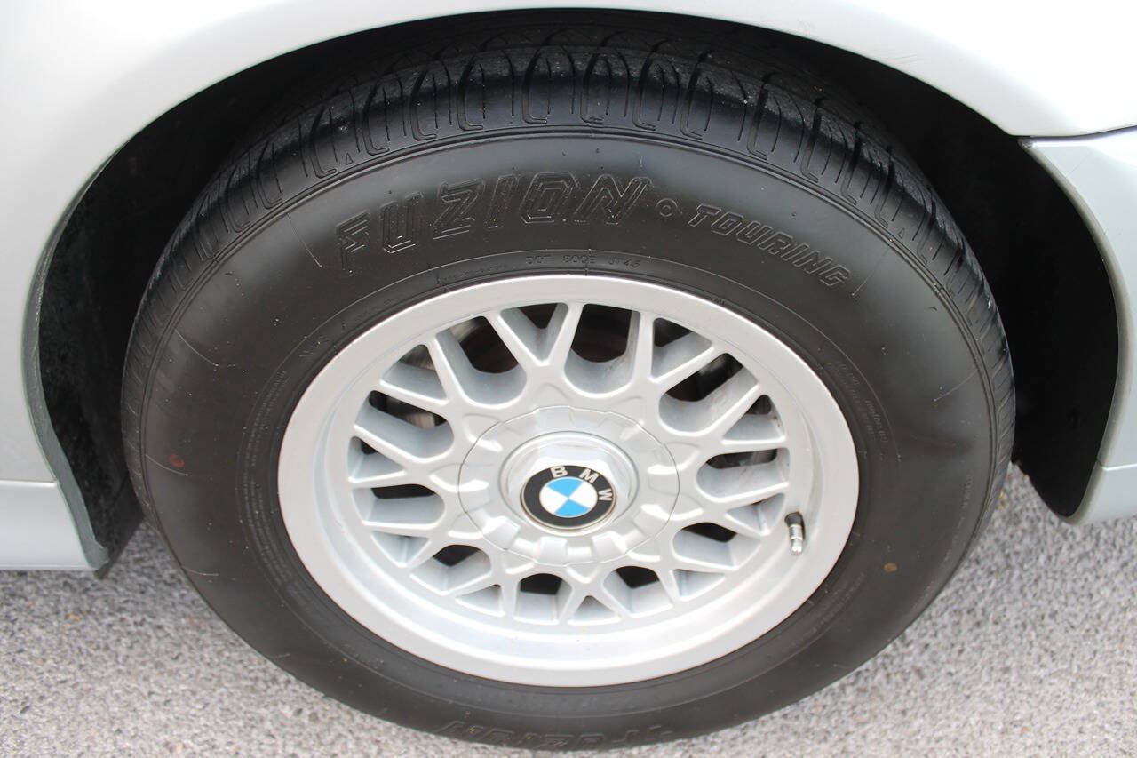Used 1997 BMW 528i Sedan RWD image 15